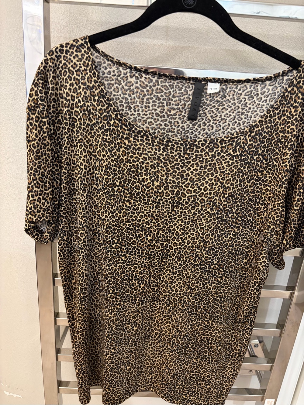 Leopard-Print Short Sleeve Tee in Brown and Black
